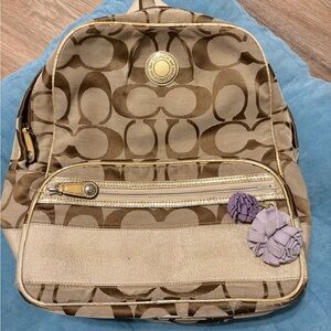 Coach Y2K Poppy Tan Canvas and Gold Signature Backpack w/ charms signature print